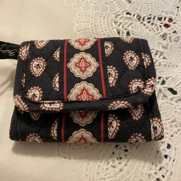 BOGO Vera Bradley wallet and cosmetic bag! Classic Black (2006)! EUC!Great set - Picture 2 of 4